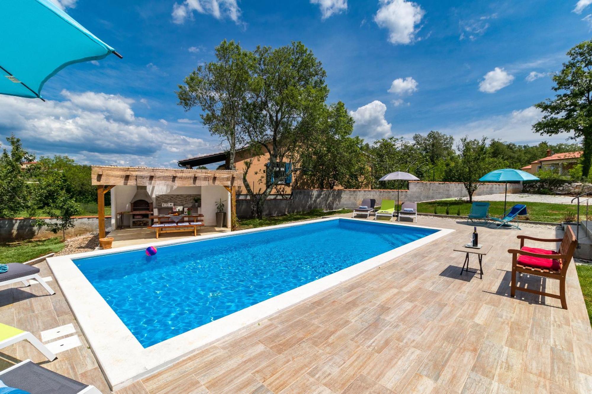 Villa May Tinjan Экстерьер фото